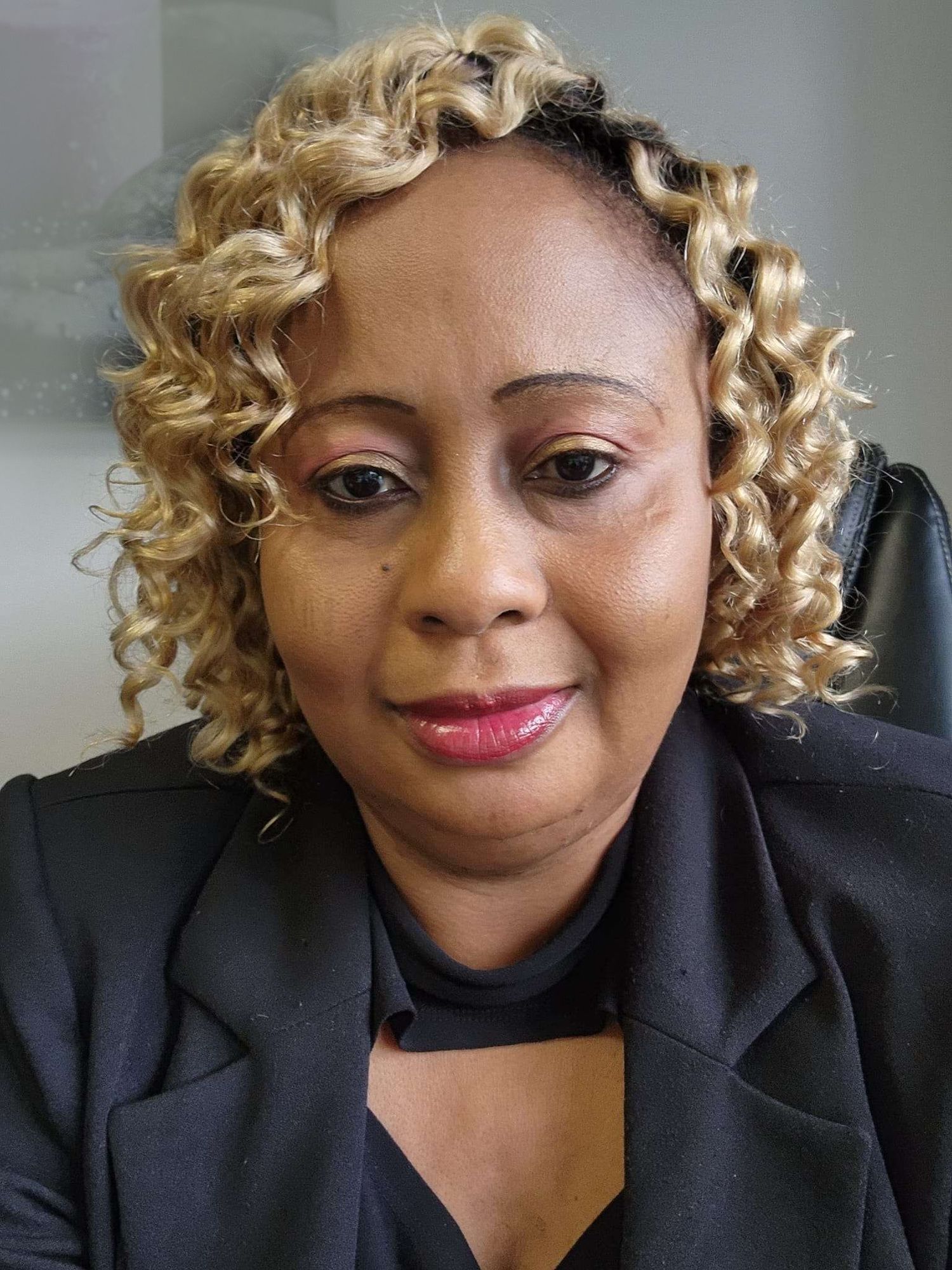 Portrait of Dr. Chizoba Mbachu, DNP, PMHNP-BC